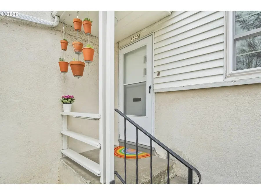 6923 NE Broadway, Portland, OR 97213 - #2