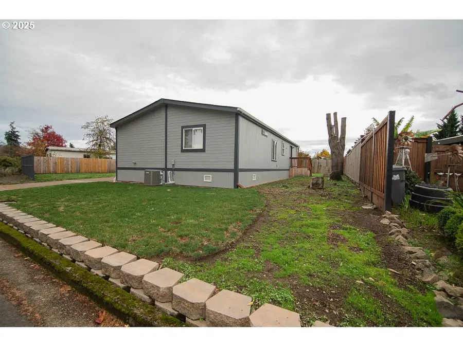 2428 Marjorie Ave, Eugene, OR 97408 - Image #2
