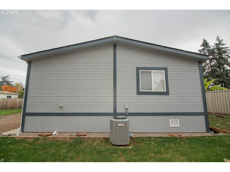 2428 Marjorie Ave, Eugene, OR 97408 - Image #3