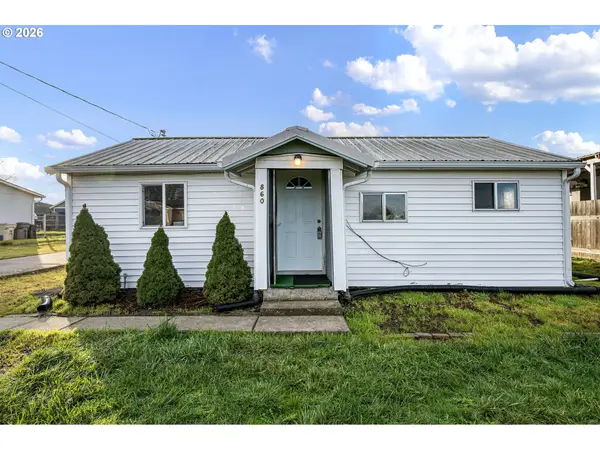 860 Burton St, Harrisburg, OR 97446