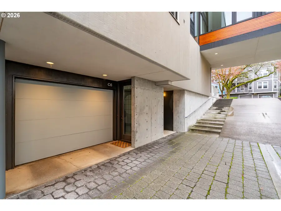 245 SW Meade St #C6, Portland, OR 97201 - #2