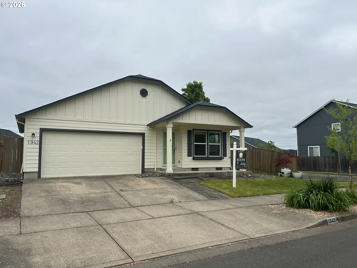 1942 Adelman Loop, Eugene, OR 97402 - #1
