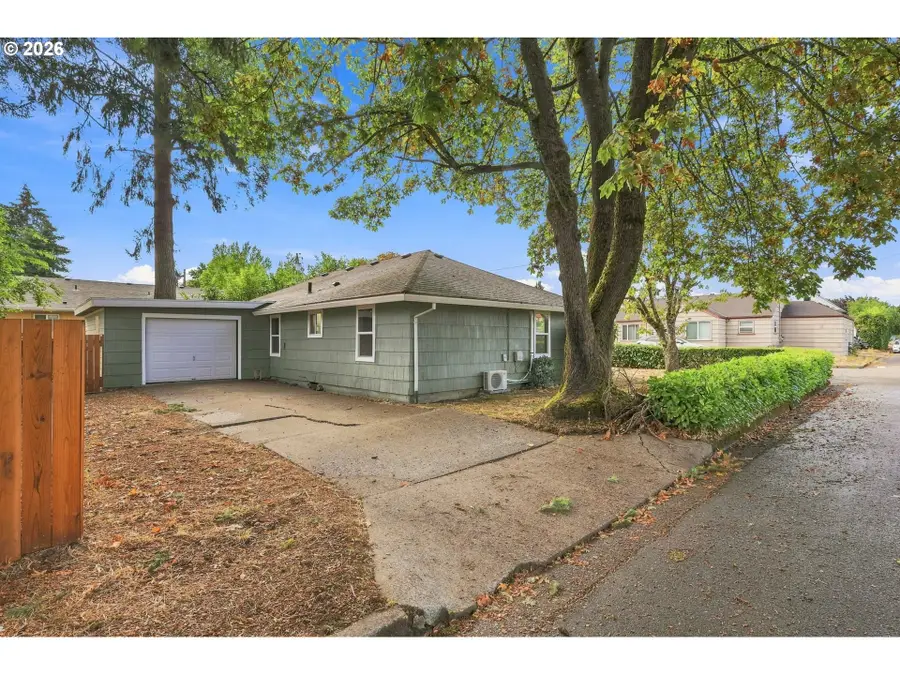 211 Sherman St, Amity, OR 97101 - #2