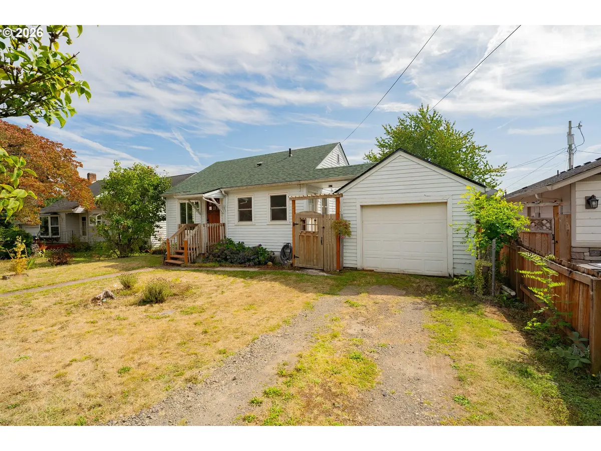 3802 C St, Washougal, WA 98671 - #1