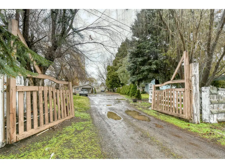 32611 Baxter Rd, Hermiston, OR 97838 - #3