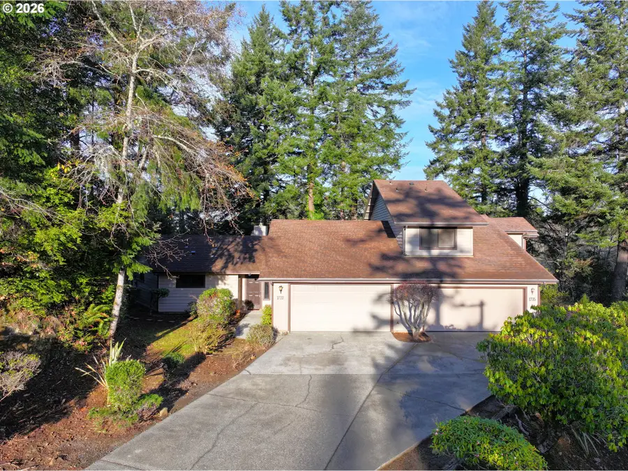 1733 Arch Ln, Brookings, OR 97415 - Image #2