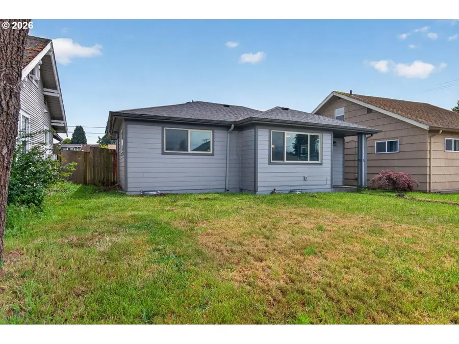 306 23rd Ave, Longview, WA 98632 - #3