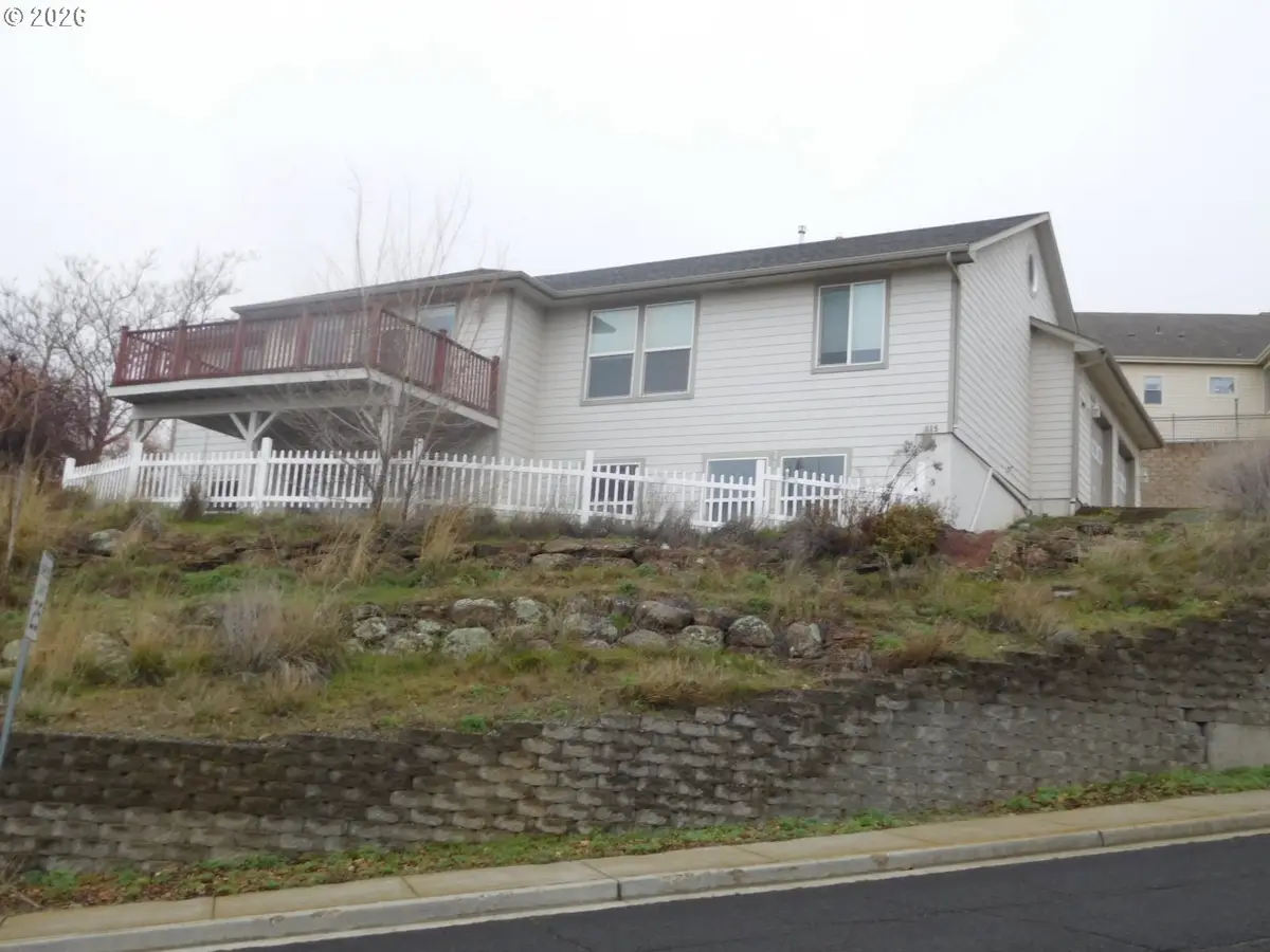 815 N Main St, Pendleton, OR 97801 - #1