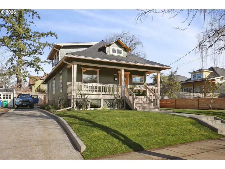 3755 SE Lincoln St, Portland, OR 97214 - Image #3
