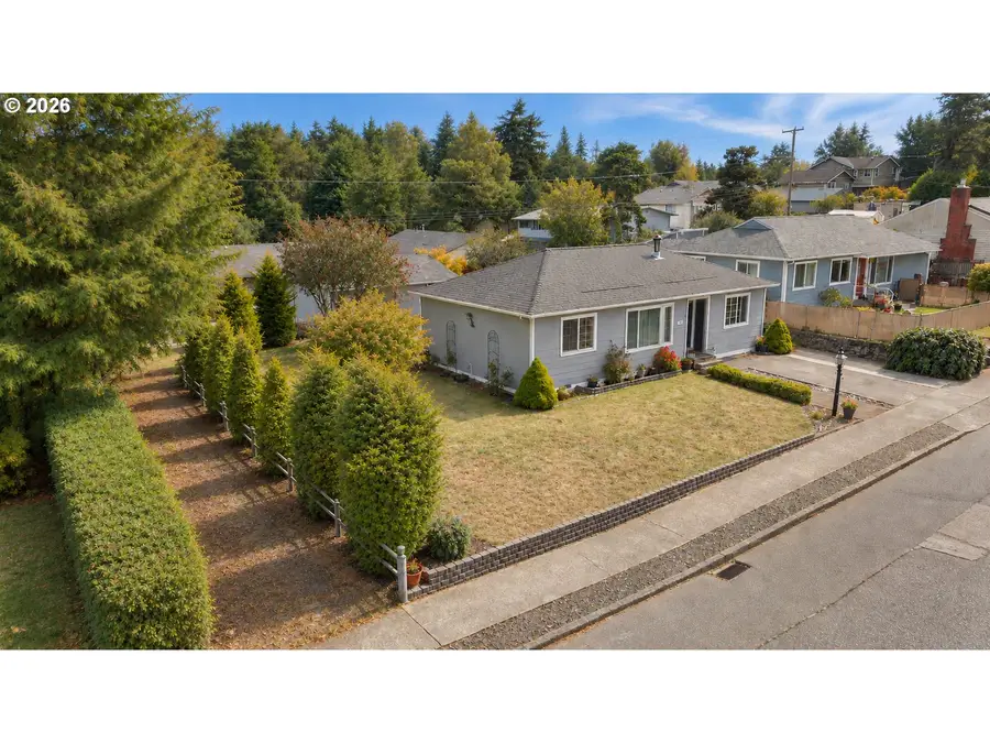 1615 Johnson St, North Bend, OR 97459 - #3