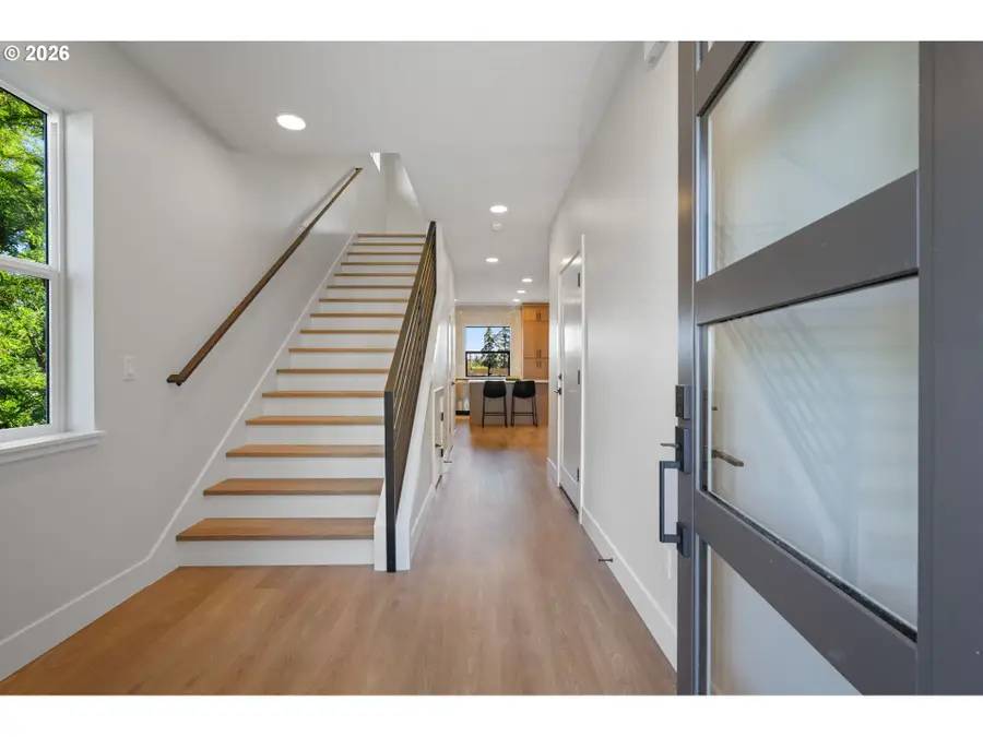 2902 E Mcloughlin Blvd #A, Vancouver, WA 98661 - #3
