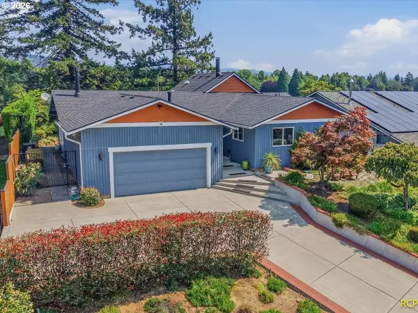 20415 NE Interlachen Ln, Fairview, OR 97024