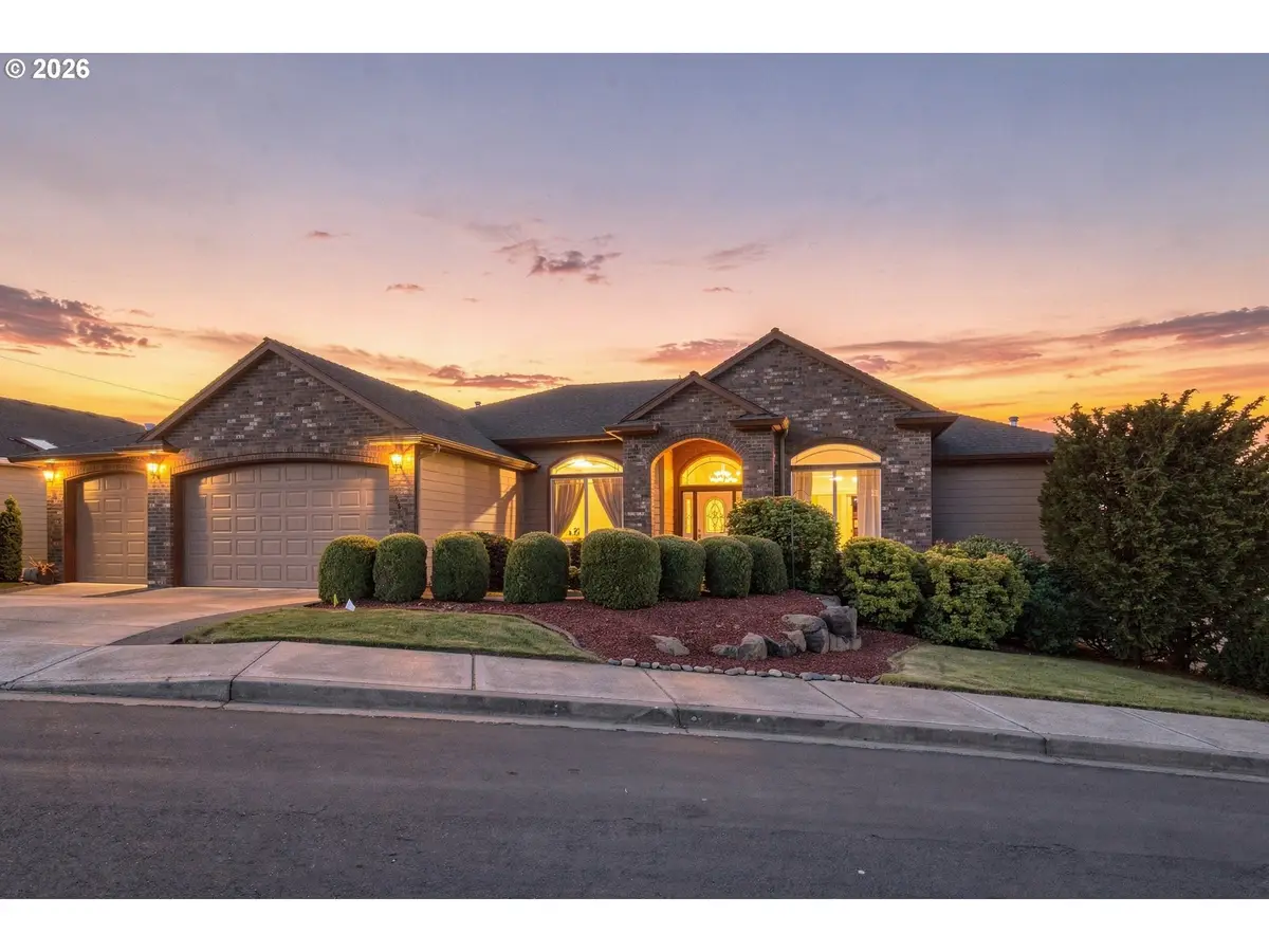 2966 W 2nd St, Washougal, WA 98671 - #1