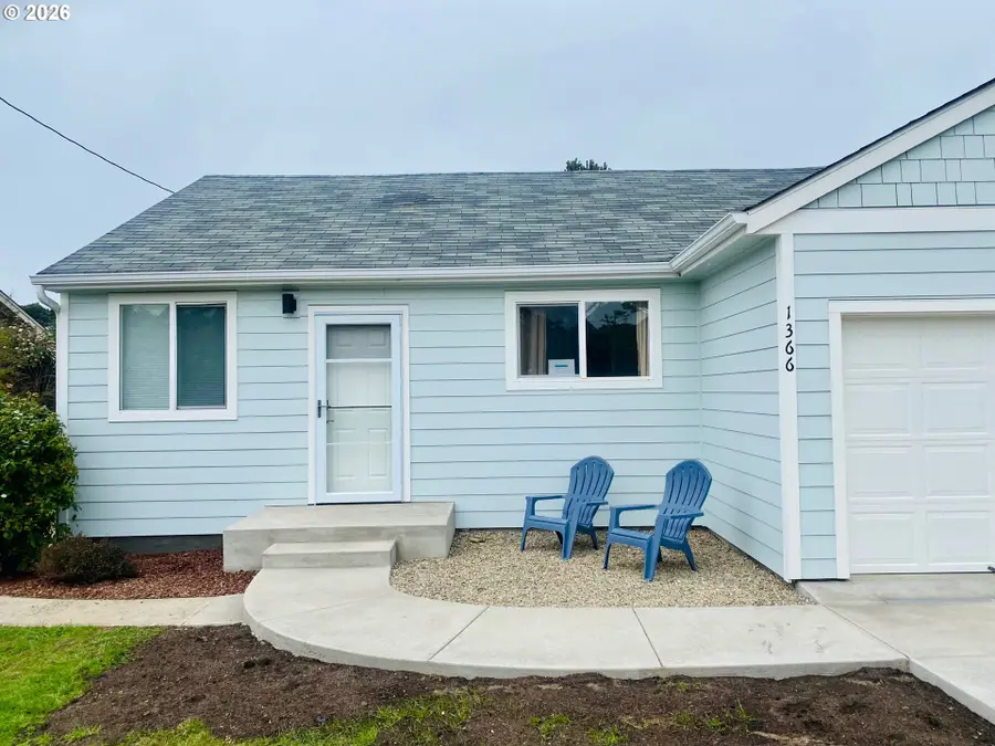 1366 SW Alicia Ln, Waldport, OR 97394 - #3