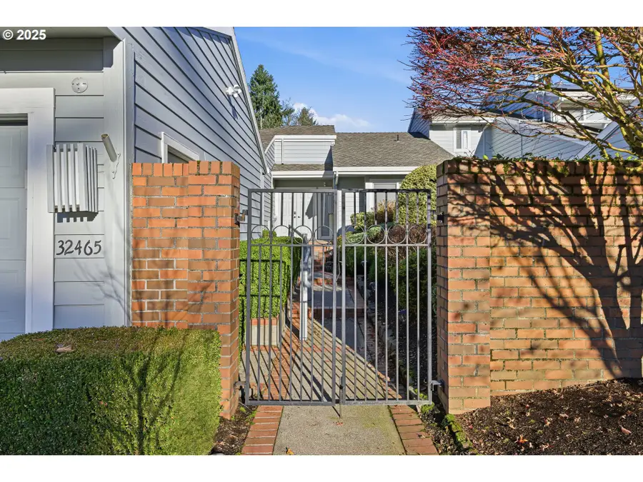 32465 SW Lake Point Ct, Wilsonville, OR 97070 - Image #2