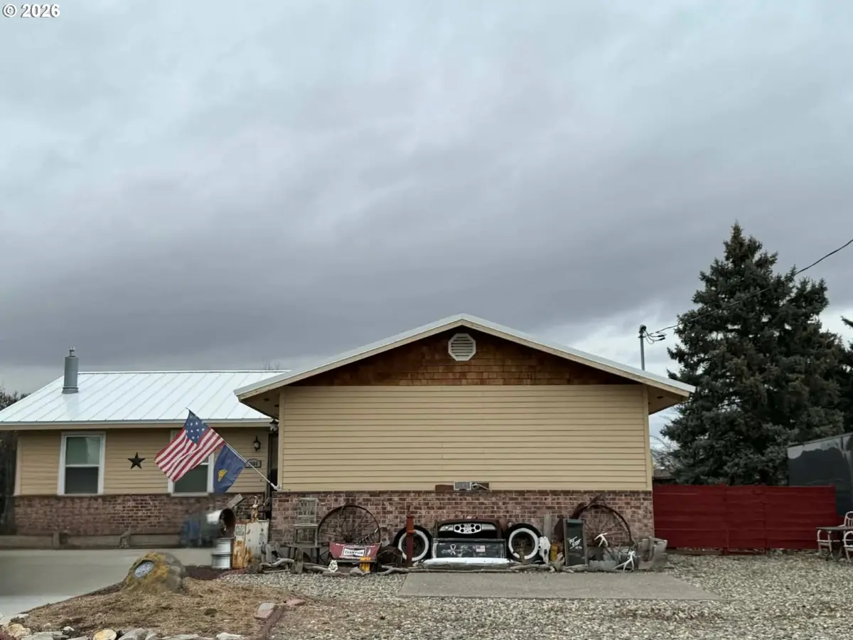 1060 D St, Baker City, OR 97814 - #1