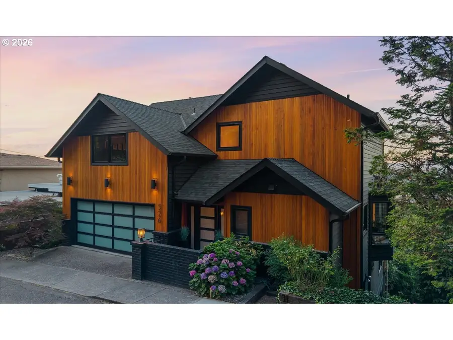 526 NW Marlborough Ave, Portland, OR 97210 - #2