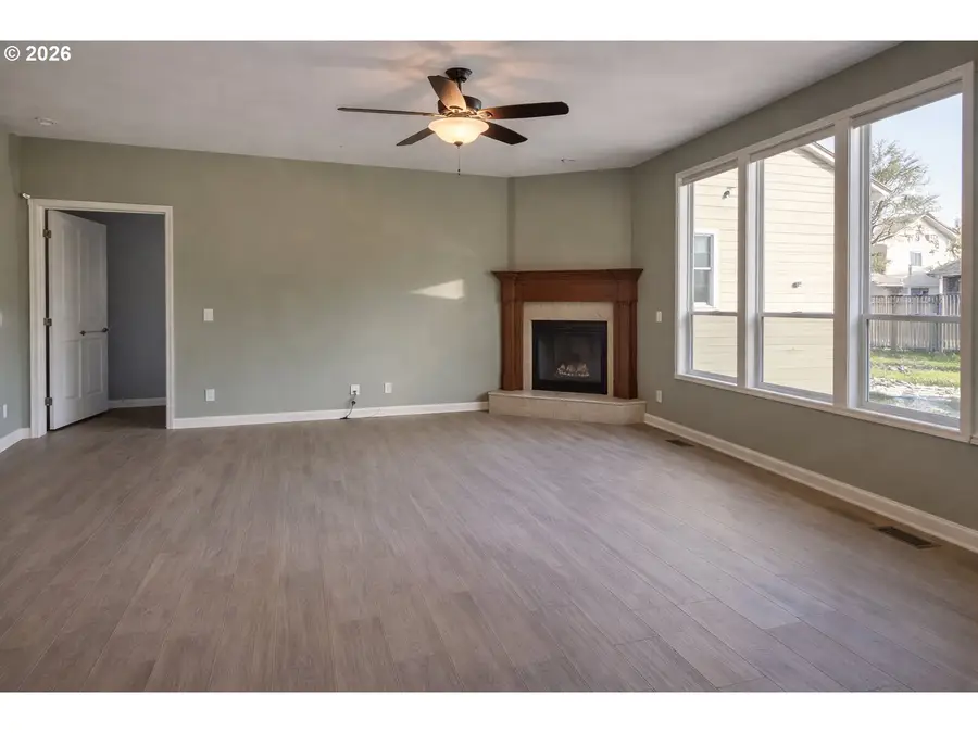 817 River Knoll Way, Springfield, OR 97477 - Image #3