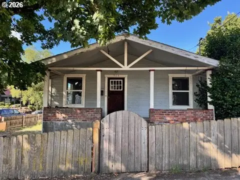 313 S 2nd St, Oregon City, OR 97045 - #2