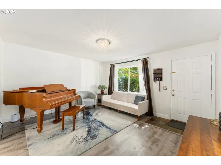 1040 NE 104th Ave, Portland, OR 97220 - #3