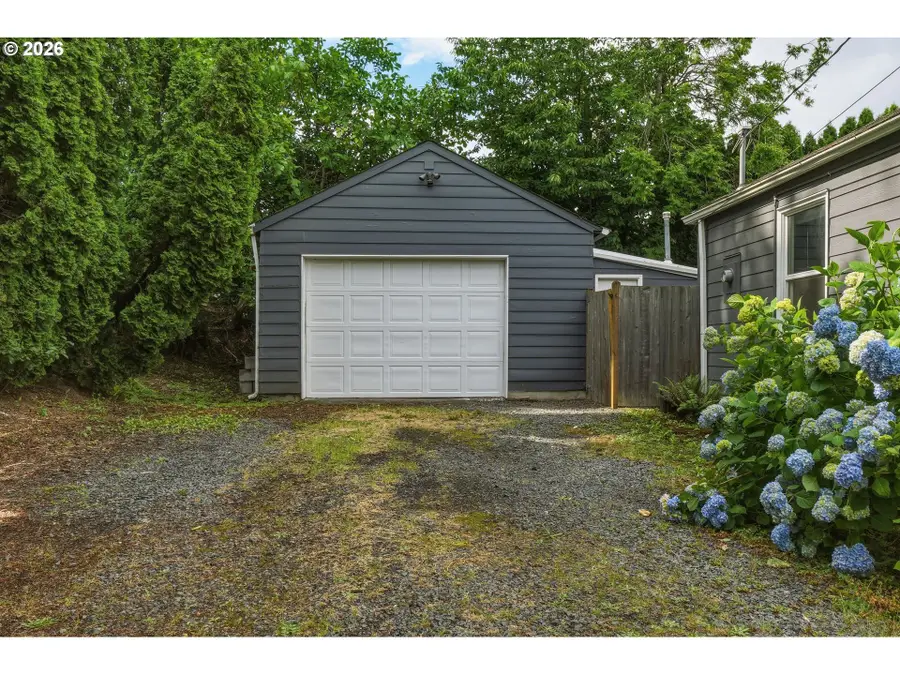 3360 SE Rockwood St, Milwaukie, OR 97222 - #3