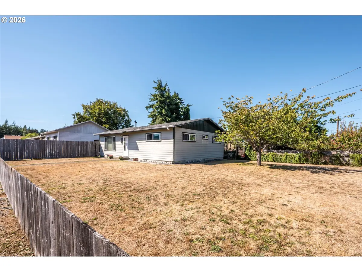 2496 Pacific Ave, North Bend, OR 97459 - #1