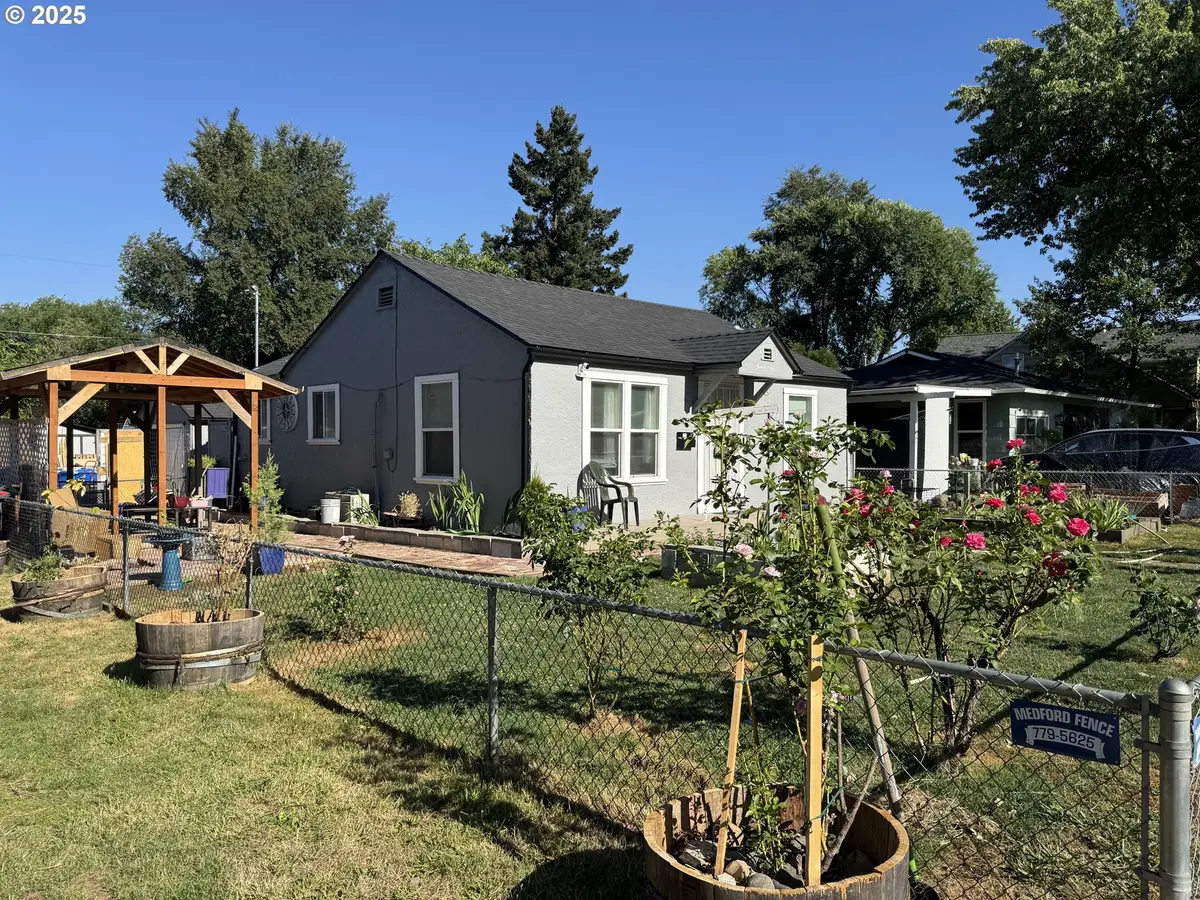 801 Grant Ave, Medford, OR 97501 - Image #1