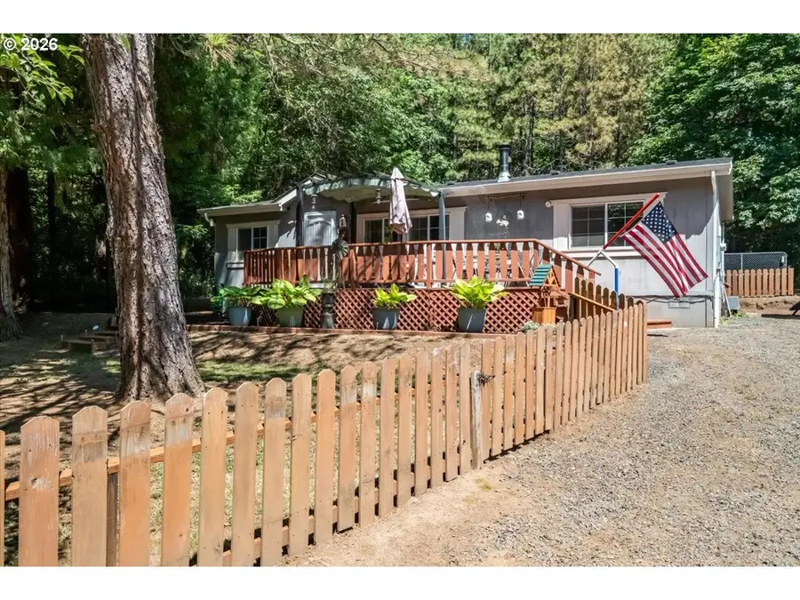 43077 N River Dr, Sweet Home, OR 97386 - #2