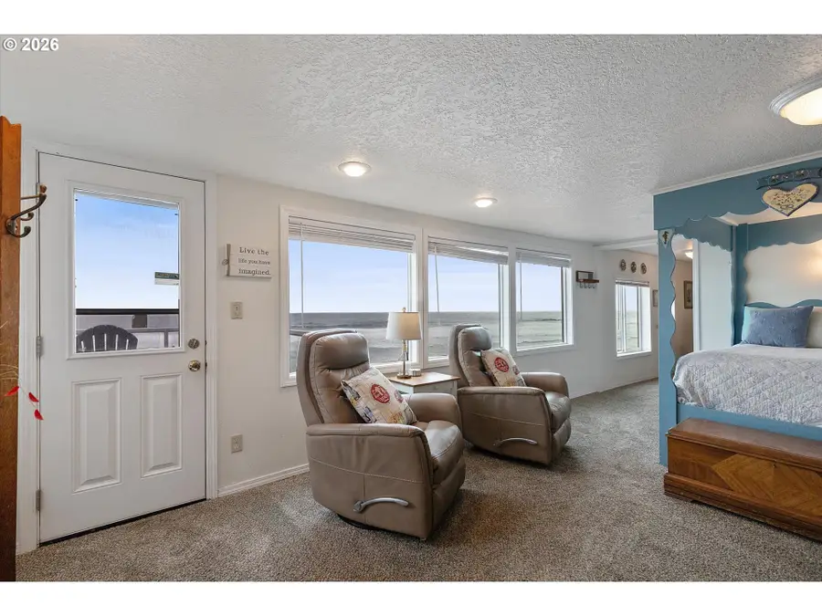 3521 SW Anchor Ave #2, Lincoln City, OR 97367 - #2