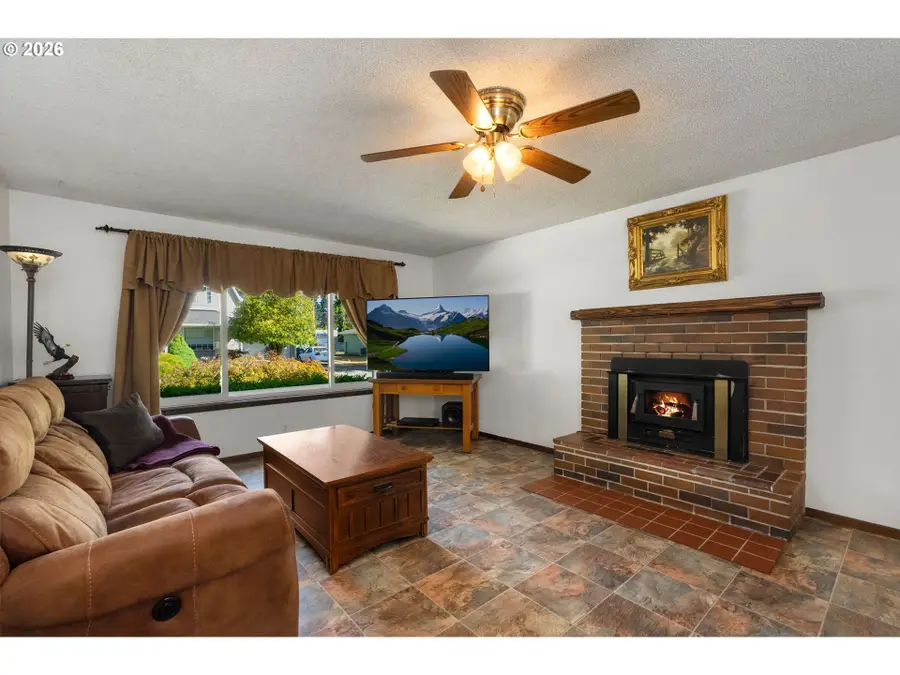 850 NW Forest St, Hillsboro, OR 97124 - #3