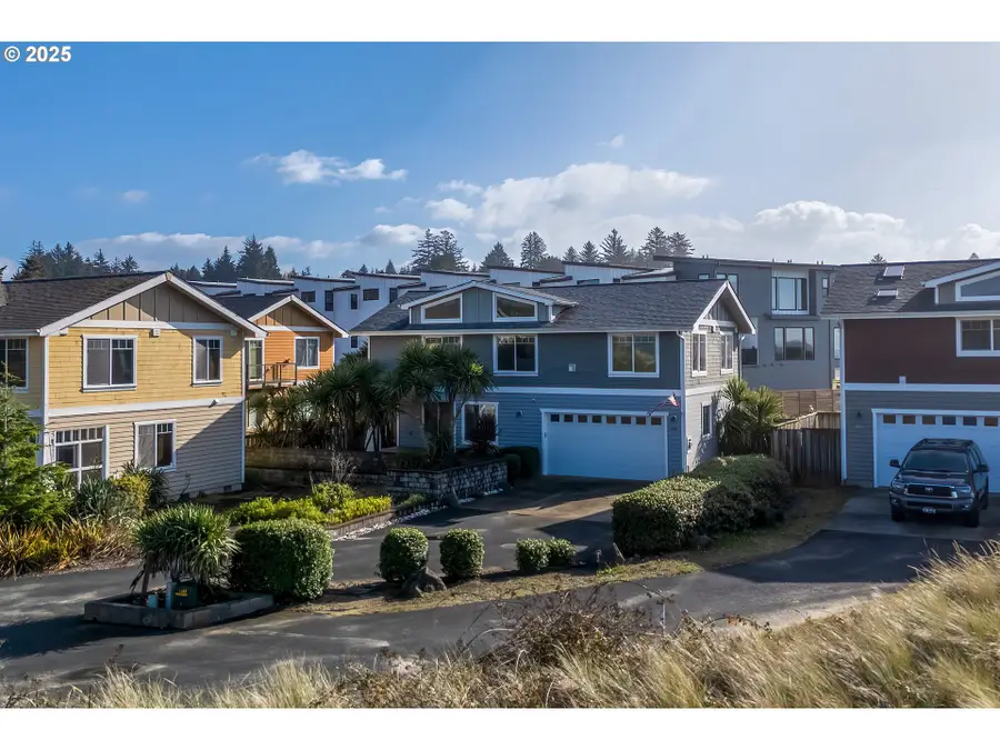 255 NW Fayette St, Waldport, OR 97394 - Image #2