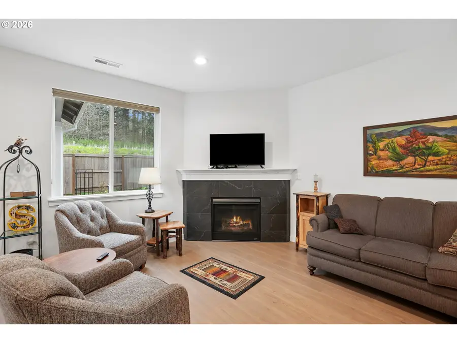 10435 SE Heritage Rd, Happy Valley, OR 97086 - #3