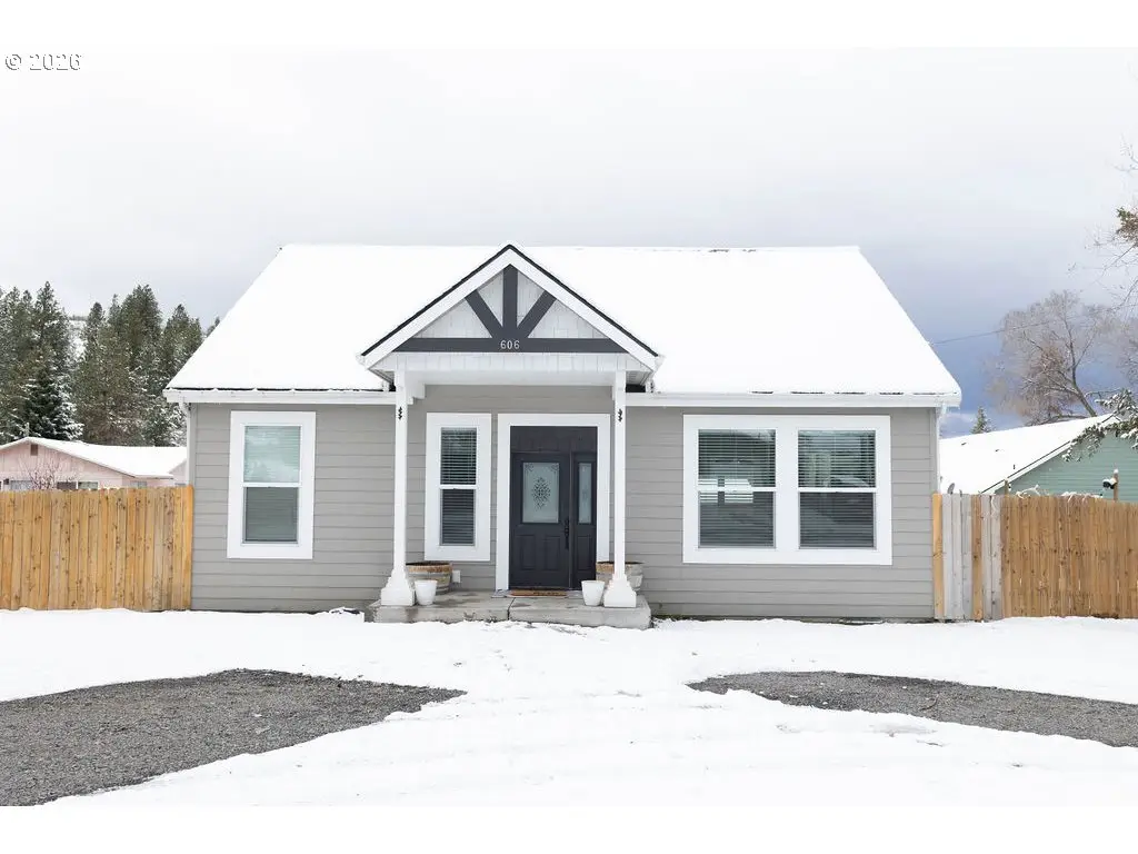 606 2nd St, Cove, OR 97824 - #1