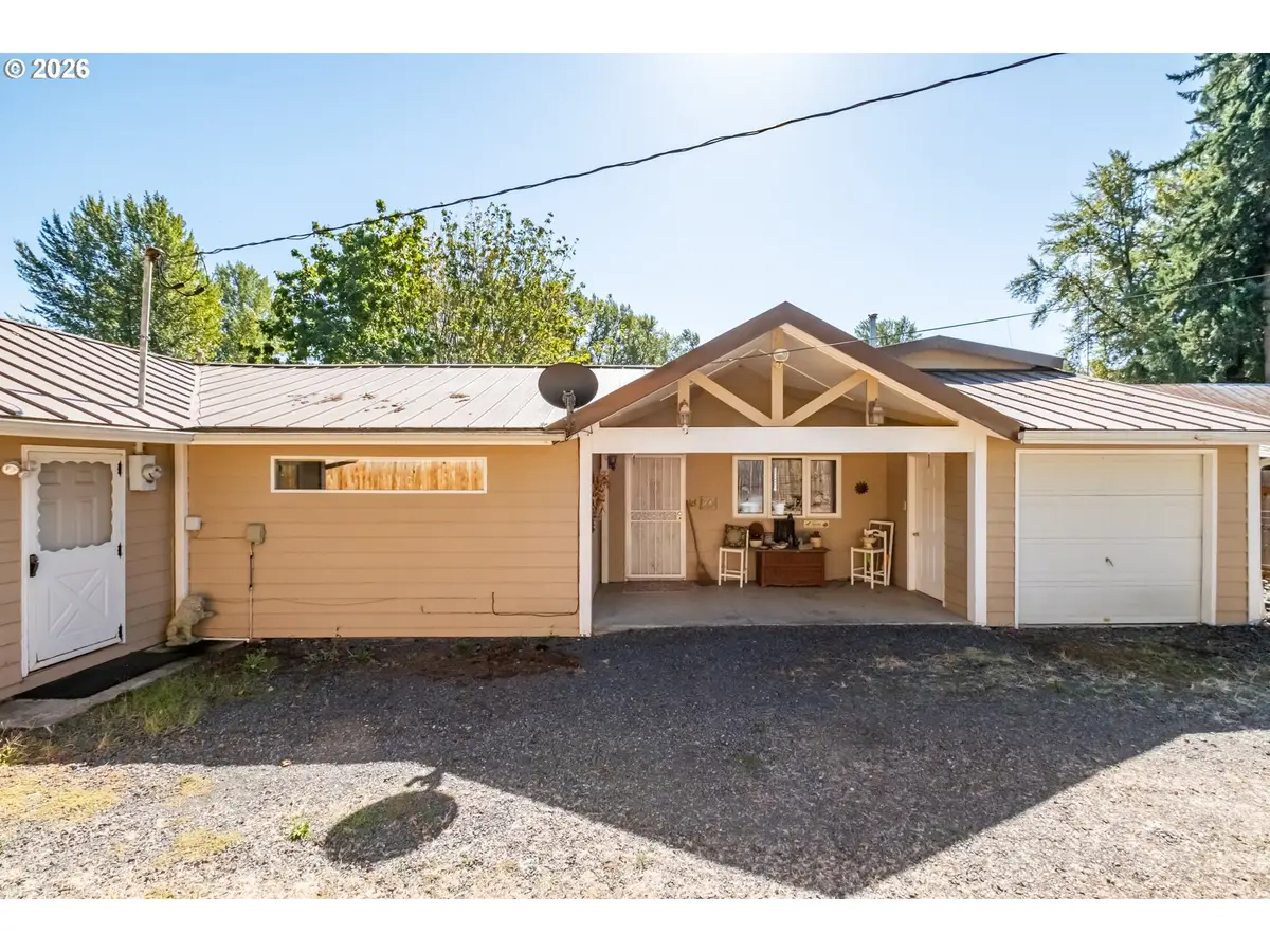 1054 N River Dr, Sweet Home, OR 97386 - #1
