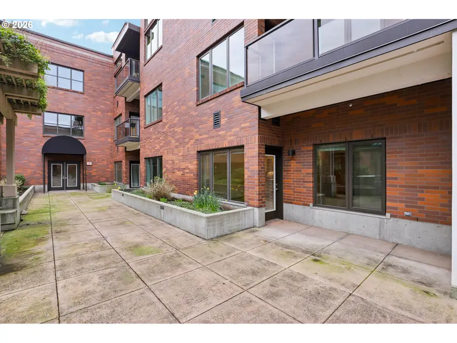 300 W 8th St #209, Vancouver, WA 98660 - #3