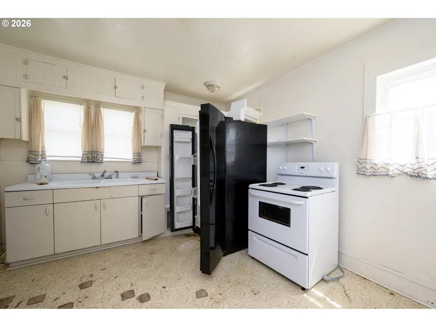 1313 SE Pine St, Roseburg, OR 97470 - #3