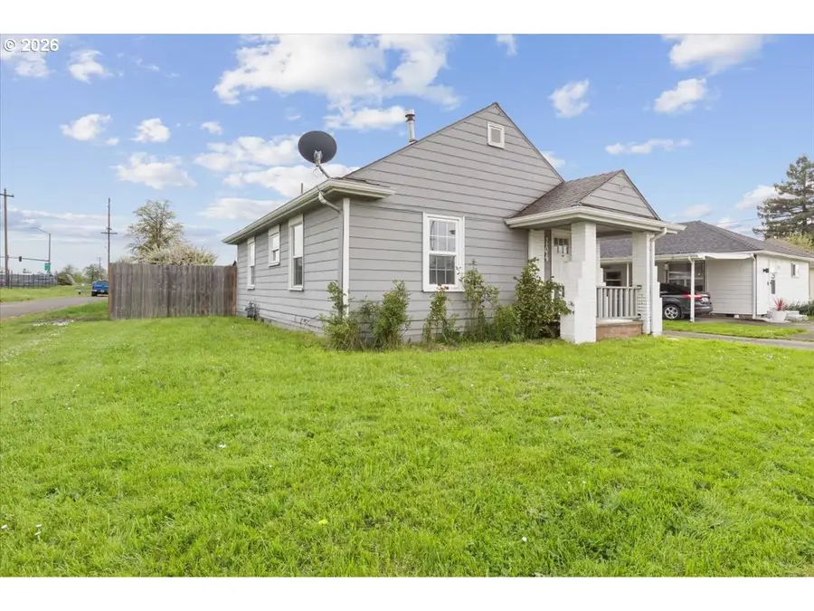 704 16th Ave, Albany, OR 97321 - #3