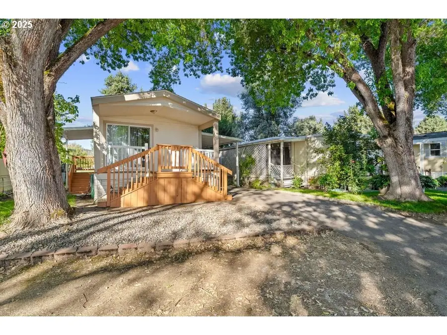 3700 Bellinger Ln, Medford, OR 97501 - Image #3