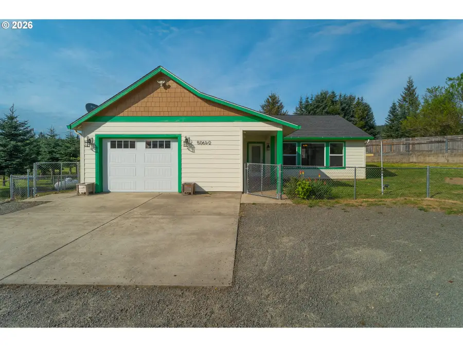 506 E Jones St #A, Yacolt, WA 98675 - #2