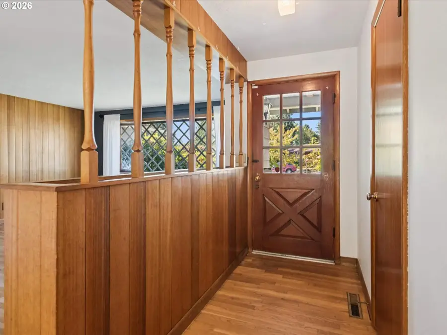 10426 SE Lincoln Ct, Portland, OR 97216 - #2