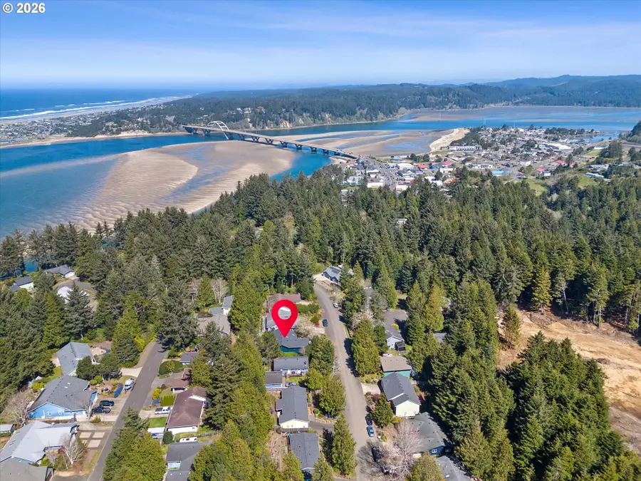 830 SW Dolores Dr, Waldport, OR 97394 - #2