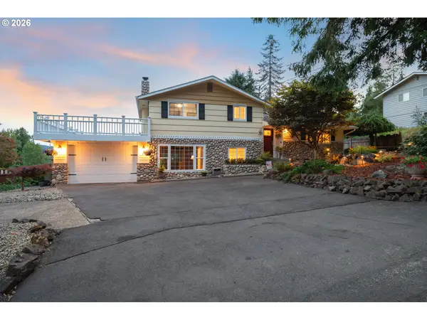 2408 N Greeley Dr, Kelso, WA 98626