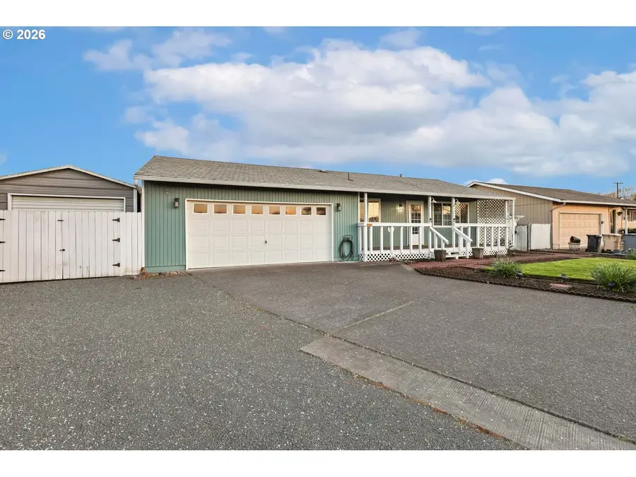 760 Gaileen Way, Harrisburg, OR 97446 - #3