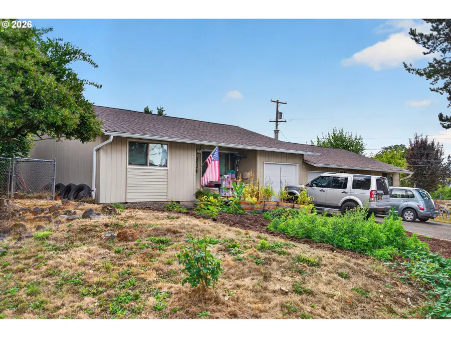 300 N Morton St, Newberg, OR 97132 - #3
