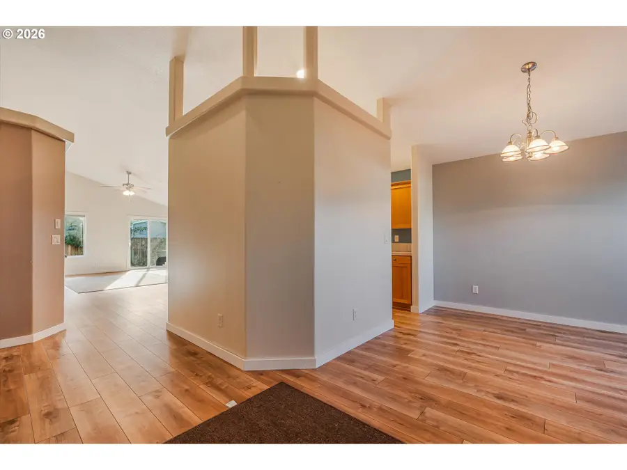 1407 SE 7th Ave, Canby, OR 97013 - Image #3