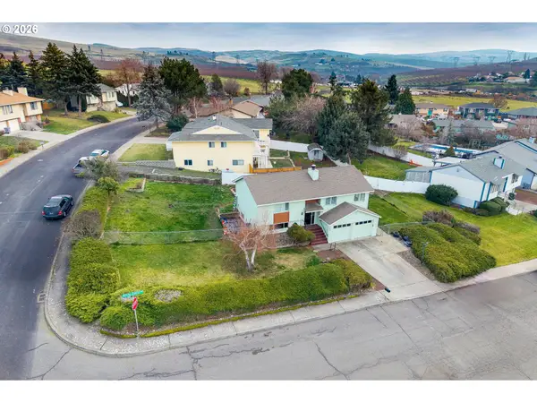 3540 Royal Crest Dr, TheDalles, OR 97058