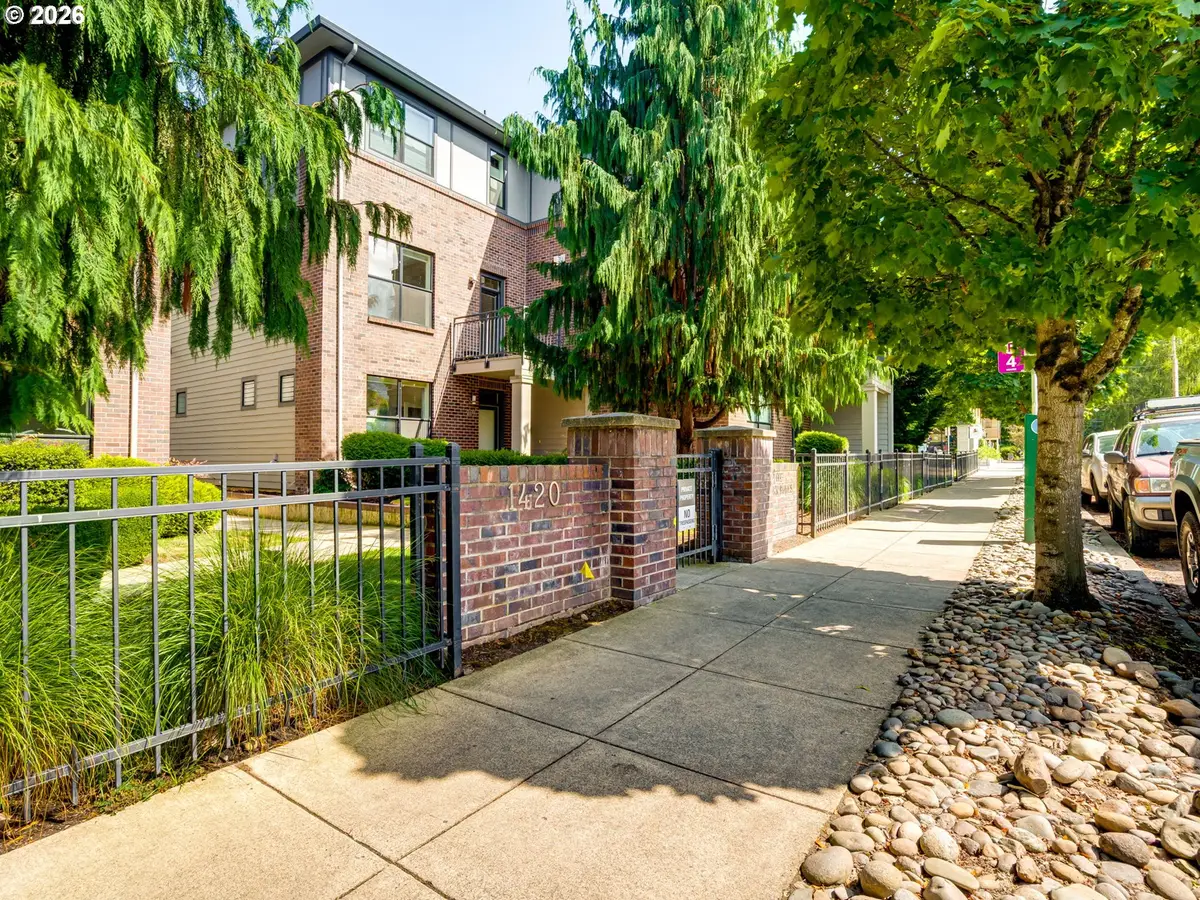 1420 NW 20th Ave, Portland, OR 97209 - #1