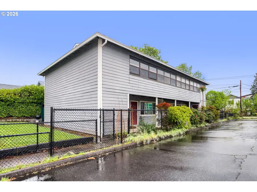 7555 N Portsmouth Ave, Portland, OR 97203 - #3