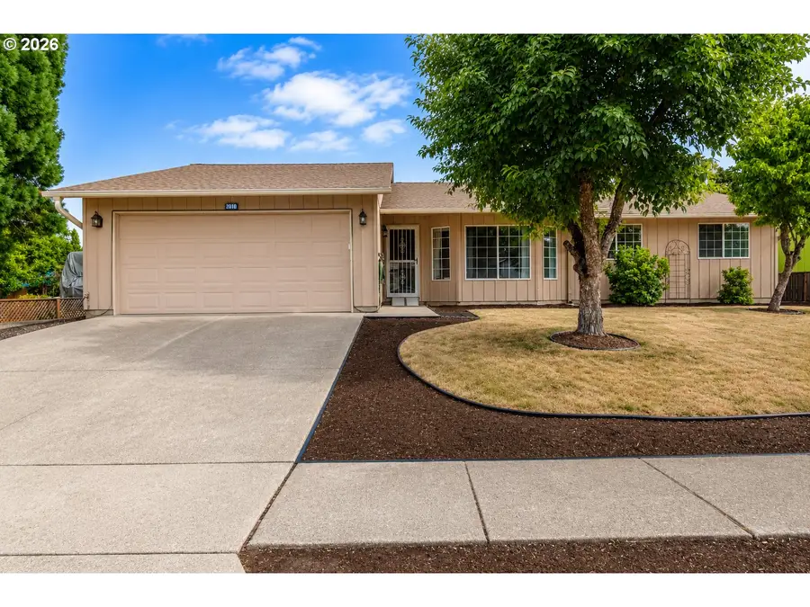 2010 S Dogwood St, Cornelius, OR 97113 - #2
