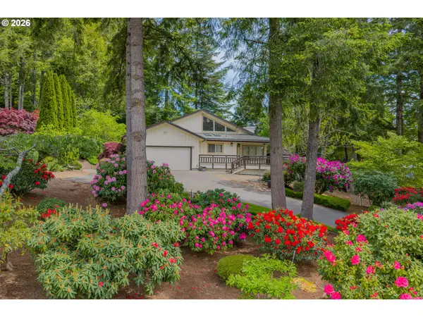 1446 W 14th Pl, Coquille, OR 97423